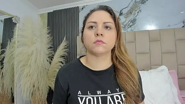 cloesummerr  online show from 03/17/26, 12:30