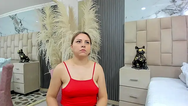 cloesummerr  online show from 02/02/26, 01:10