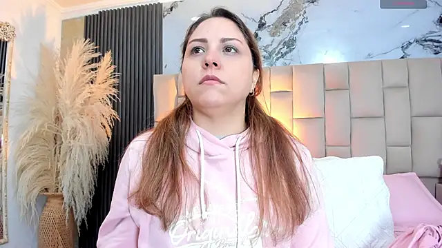 cloesummerr  online show from 03/07/26, 12:32