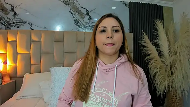 cloesummerr  online show from 03/09/26, 12:52