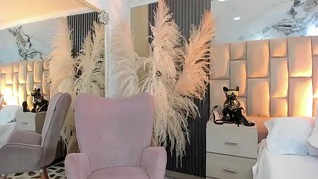 cloesummerr  online show from 02/12/26, 12:38