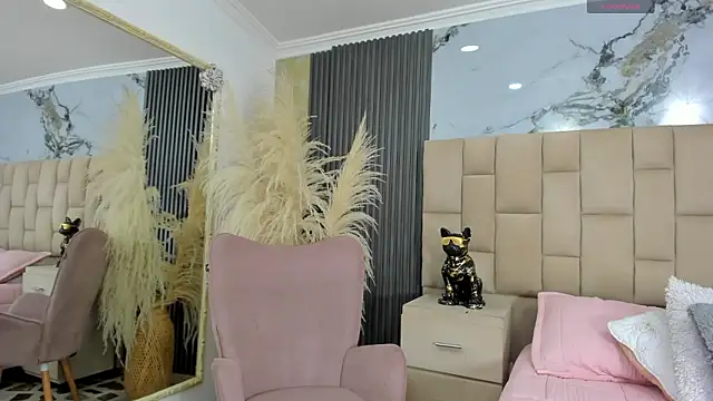 cloesummerr  online show from 02/23/26, 12:50