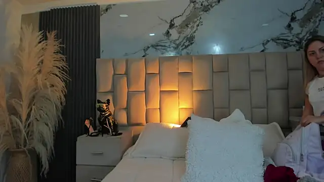 cloesummerr  online show from 03/10/26, 12:53