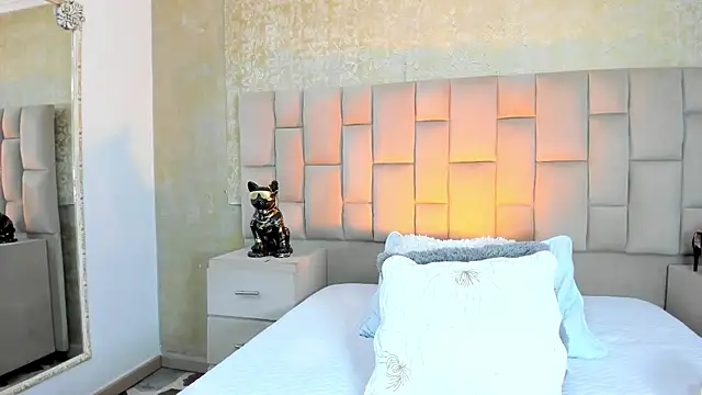 cloesummerr  online show from 11/08/25, 01:36