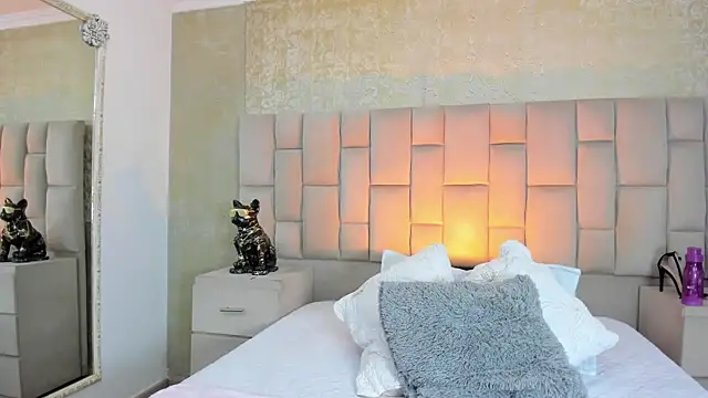 cloesummerr  online show from 11/28/25, 02:06