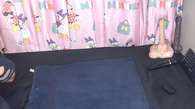 TrishahXo online show from 04/01/26, 04:04