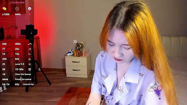 Clarity Yumi online show from 11/30/25, 12:17