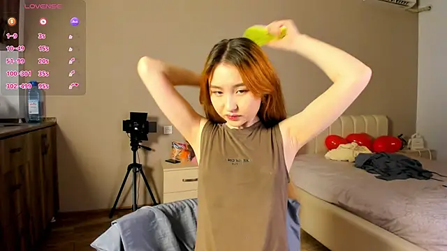 Clarity Yumi online show from 12/15/25, 02:56