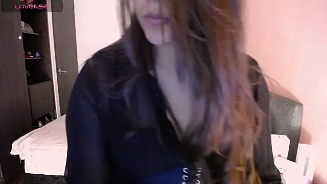 Mia 1120 online show from 12/17/25, 07:19