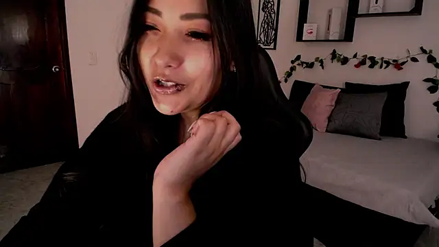 Snapshot of Mia_1120 chatting on 10/10/25, 02:29 Mia 1120 online show from 10/10/25, 02:29