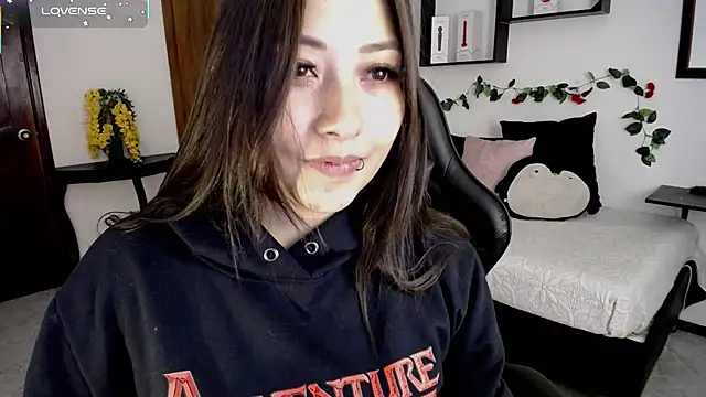 Mia 1120 online show from 11/14/25, 10:02