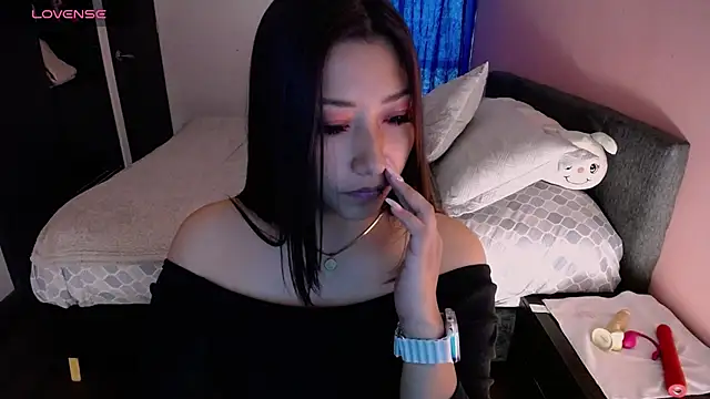 Snapshot of Mia_1120 chatting on 04/28/26, 04:55 Mia 1120 online show from 04/28/26, 04:55