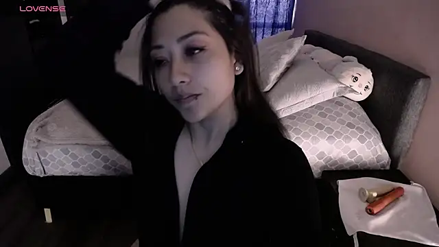 Mia 1120 online show from 04/25/26, 06:05