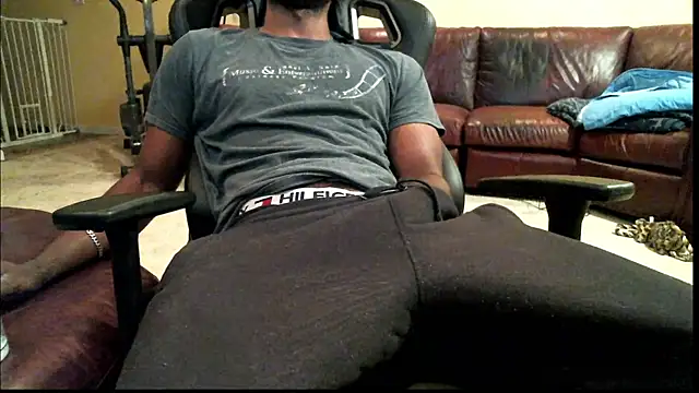 james421   online show from 12/01/25, 05:52