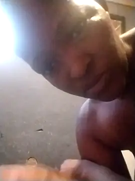 Snapshot of curvyyyyBabe chatting on 12/16/25, 12:31 curvyyyyBabe online show from 12/16/25, 12:31