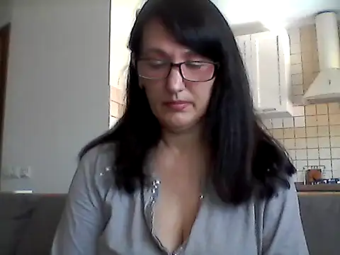 Snapshot of Elena48324 chatting on 05/02/26, 10:31 Elena48324 online show from 05/02/26, 10:31