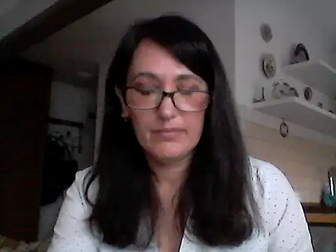 Snapshot of Elena48324 chatting on 05/13/26, 05:20 Elena48324 online show from 05/13/26, 05:20