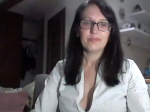 Elena48324 online show from 04/09/26, 05:30