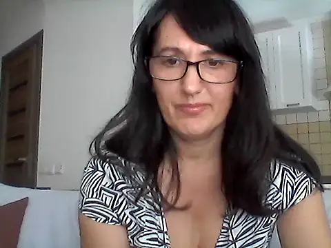 Snapshot of Elena48324 chatting on 07/11/26, 03:01 Elena48324 online show from 07/11/26, 03:01