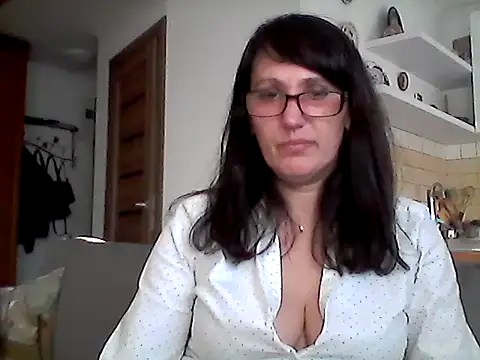 Snapshot of Elena48324 chatting on 04/23/26, 04:52 Elena48324 online show from 04/23/26, 04:52