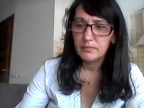 Snapshot of Elena48324 chatting on 06/14/26, 09:43 Elena48324 online show from 06/14/26, 09:43