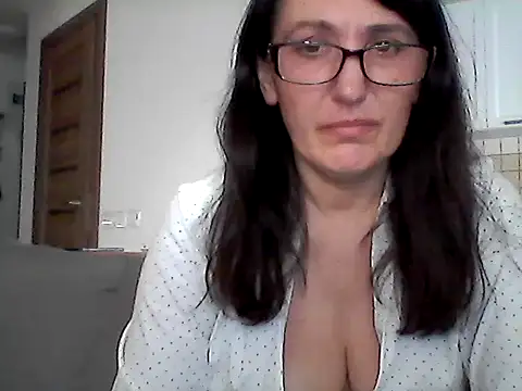 Snapshot of Elena48324 chatting on 05/28/26, 05:08 Elena48324 online show from 05/28/26, 05:08