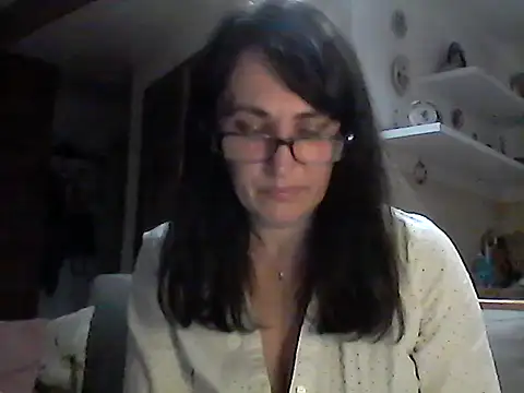Snapshot of Elena48324 chatting on 05/04/26, 06:00 Elena48324 online show from 05/04/26, 06:00