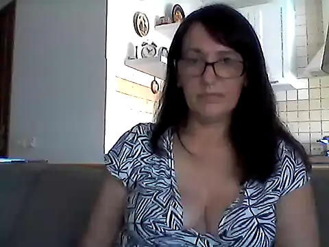 Snapshot of Elena48324 chatting on 06/27/26, 10:54 Elena48324 online show from 06/27/26, 10:54