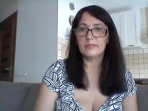 Snapshot of Elena48324 chatting on 06/26/26, 10:10 Elena48324 online show from 06/26/26, 10:10