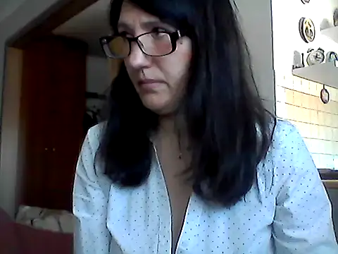 Elena48324 online show from 04/05/26, 09:16