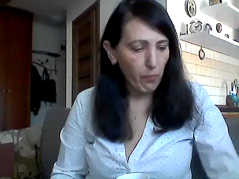 Elena48324 online show from 04/04/26, 11:06