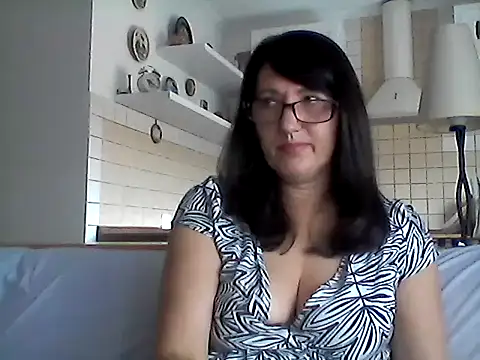 Snapshot of Elena48324 chatting on 07/12/26, 07:20 Elena48324 online show from 07/12/26, 07:20