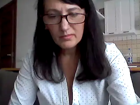 Elena48324 online show from 11/02/25, 12:21