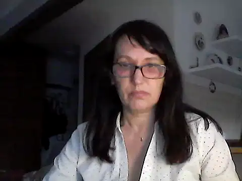 Snapshot of Elena48324 chatting on 04/24/26, 05:26 Elena48324 online show from 04/24/26, 05:26
