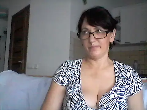 Snapshot of Elena48324 chatting on 07/03/26, 11:17 Elena48324 online show from 07/03/26, 11:17