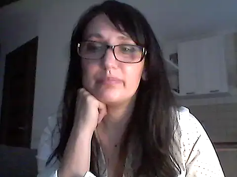 Snapshot of Elena48324 chatting on 05/06/26, 05:28 Elena48324 online show from 05/06/26, 05:28