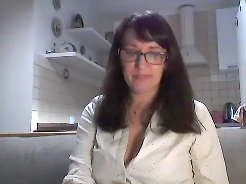 Snapshot of Elena48324 chatting on 05/21/26, 05:43 Elena48324 online show from 05/21/26, 05:43