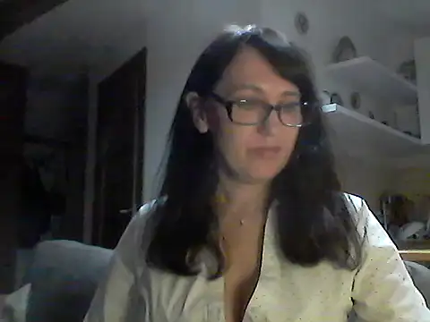 Snapshot of Elena48324 chatting on 06/05/26, 06:57 Elena48324 online show from 06/05/26, 06:57