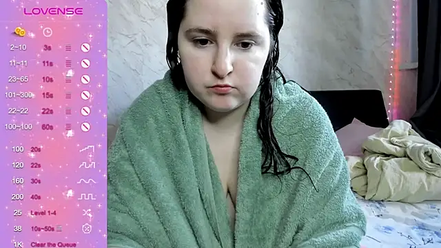 Snapshot of alice_allens chatting on 10/12/25, 10:49 alice allens online show from 10/12/25, 10:49