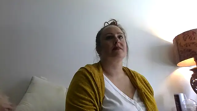 Snapshot of HarmonyRayWishes chatting on 10/30/25, 03:31 HarmonyRayWishes online show from 10/30/25, 03:31