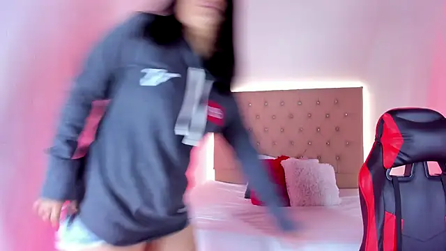 Zafiro  Brown online show from 10/09/25, 12:17