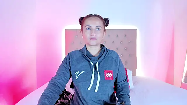 Zafiro  Brown online show from 10/25/25, 11:42