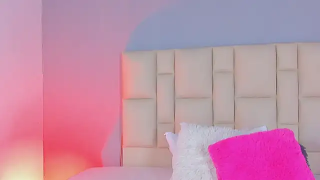 Zafiro  Brown online show from 12/21/25, 11:56