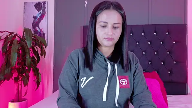 Zafiro  Brown online show from 09/29/25, 07:59