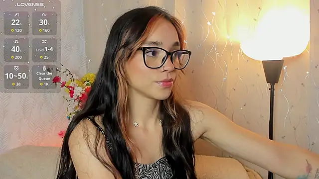 Dafne Mel online show from 04/13/26, 08:13