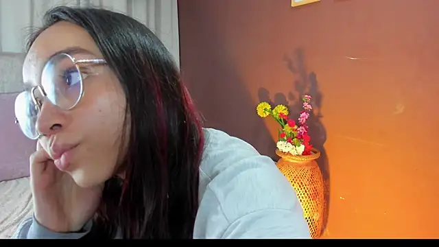 Dafne Mel online show from 11/29/25, 08:09