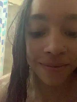 Dafne Mel online show from 11/21/25, 11:37