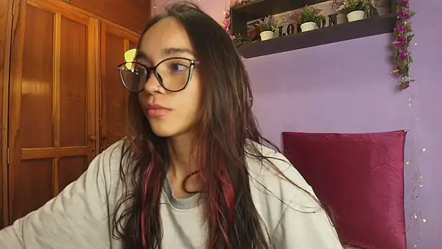 Snapshot of Dafne_Mel chatting on 10/18/25, 07:49 Dafne Mel online show from 10/18/25, 07:49