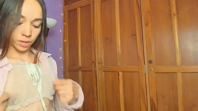 Dafne Mel online show from 10/30/25, 12:36