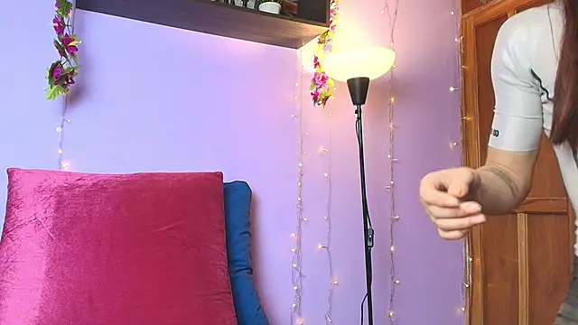 Dafne Mel online show from 11/06/25, 12:42